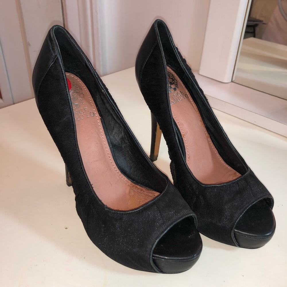 Vince Camuto black stiletto pump heel
